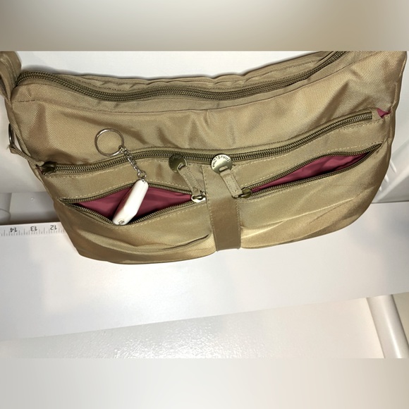 TravelOn,Shoulder bag,Tan,Adjustable strap. New no tags - Picture 9 of 13